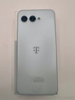 T Phone 3 - 8