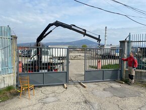 Auto s Hydraulickou rukou - 8