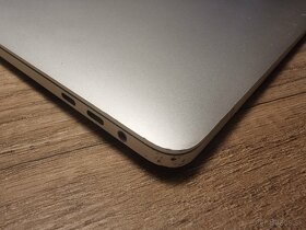 MacBook Pro 2017 15" - 8