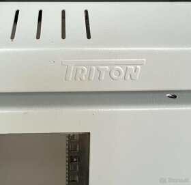 Dátová skriňa Triton 1300 x 600 x 600 mm - rack - 8