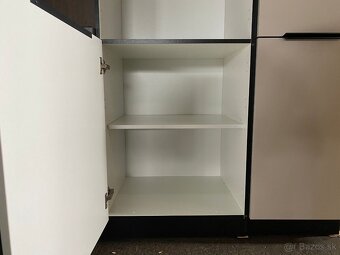 Moderná kuchynská linka bez spotrebičmi - 8