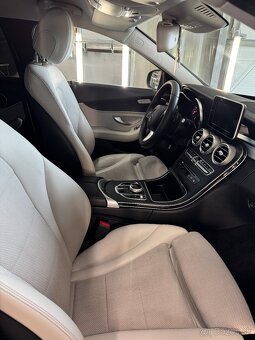 Mercedes C trieda 400 AMG Line 4MATIC A/T 9GTronic - 8