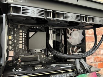 Ryzen 7 7800X3D\32GB\RTX 3080Ti\SSD\1000W Zdroj - 8
