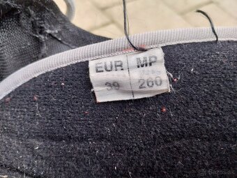 Snowboard s zapínaním a topánkami - 8