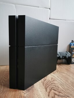 PS4 500GB - 8
