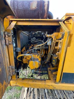 Pásový bager Hyundai 130LC - 8