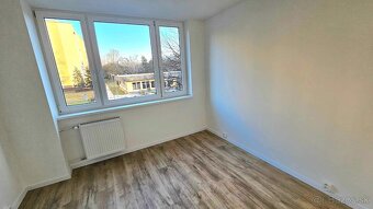 NOVOZREKONŠTRUOVANÝ 3 izb. byt ROSNÁ ul. blízko centra mesta - 8