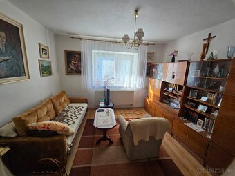 Rodinný dom s garážou a záhradou. - 8
