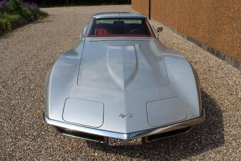 Chevrolet Corvette T-top z roku 1971 - 8
