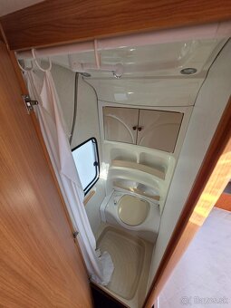 Obytny prives Hobby 540 KMFE - solarny panel, mover - 8