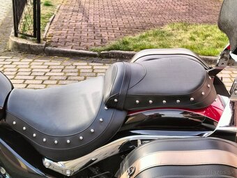 Suzuki C1800R VLR 1800 Intruder - 8