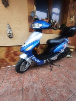 Skúter VR 50 QT von Road - 8