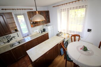 Rodinný dom so záhradou / 837 m2 / - Beluša - 8