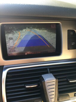 Predám Audi Q7 3.0 tdi - 8