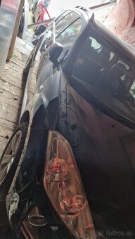Peugeot 4007 - 8