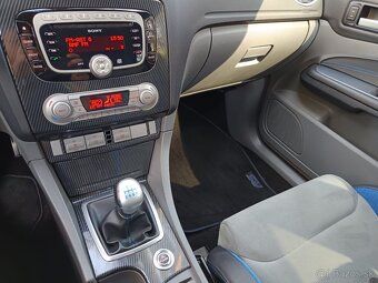 FORD FOCUS RS - 8