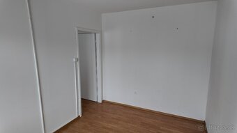 3-izbový nebytový priestor - vhodné na bývanie, Športová ul. - 8