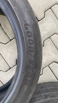 Letné pneumatiky R19 235/40 - 8