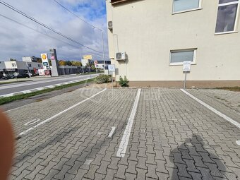 Priestor s výmerou 70 m2 na prízemí pre vaše podnikan… - 8