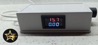 Adaptér  nastaviteľný : 230 V - 3 - 15 V - 5 A - 8