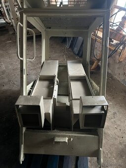 Locust 750 (unc) - 8