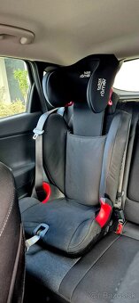 Autosedačka CYBEX a Romer - 8