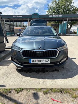 Škoda Octavia Combi 2.0 TDI DSG Style - 8