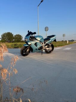 Honda cbr 900rr - 8