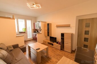 prenájom 2 izbový byt s balkónom Štúrova ulica Nitra - 8