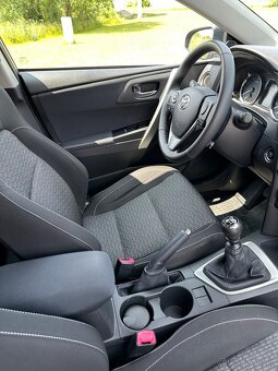 Toyota Auris 1.6l 2014 - 8