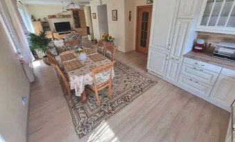 Rodinný dom s veľkým pozemkom (1109 m²) v Česku - 8