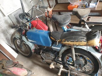 SIMSON ENDURO,MZ ,VELOSOLEX,SIMSON SKÚTER, BABETY 2010,207 - 8