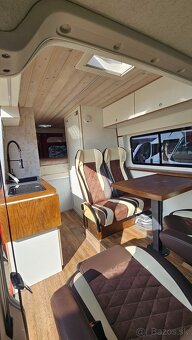 2017 velmi pěkná vestavba obytné auto karavan VAN - 8