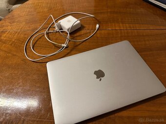 Predám MacBook Pro 13" Silver 2019 – Touch Bar, 8GB/128GB - 8