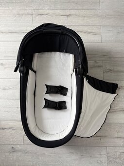 CYBEX Platinum Priam Lux Carry Cot - 8