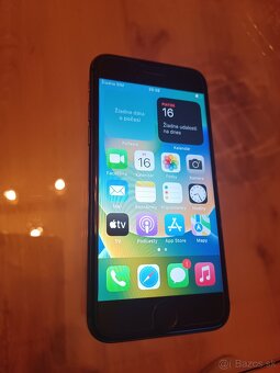 Predám krásný a plne funkčný Iphone 8 - 256GB verzia - 8