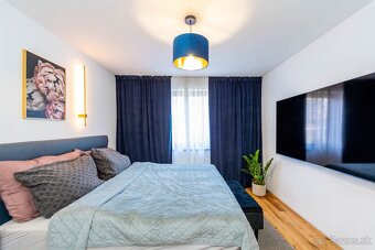 skvelý dom vo výbornej lokalite - 8