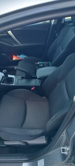 Mazda 3 Sport - 8