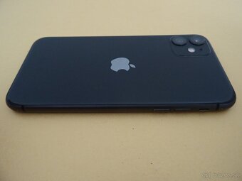 iPhone 11 64GB BLACK - ZÁRUKA 1 ROK - 100% BATERIA - 8