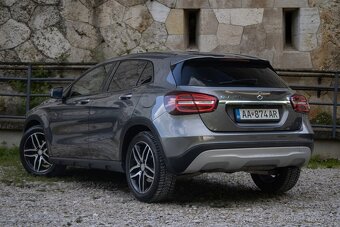 Mercedes-Benz GLA 180 - 8
