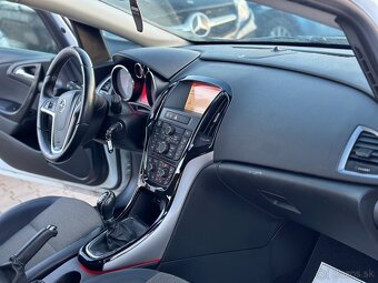 Opel Astra Sport Tourer ST 2.0 CDTI ECOTEC 165k Cosmo - 8