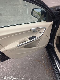 Volvo V60 2,4 D5 AWD - 8