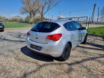 Opel Astra 1.4 - 8