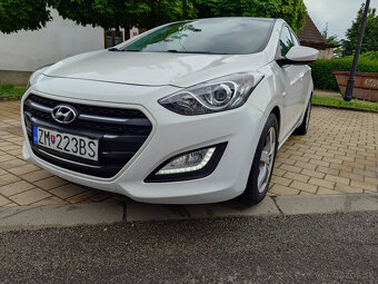 Hyundai i30 1.6 CRDi DOHC 16V Family - 8