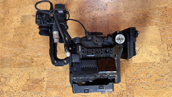 Canon EOS C300 Mark III - 8
