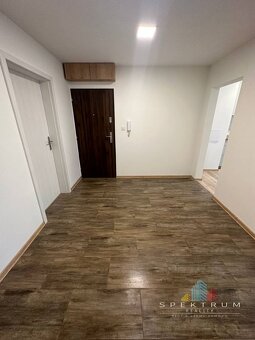 SPEKTRUM REALITY- Na PREDAJ 3 -izbový byt, 64m2 s loggiou, H - 8