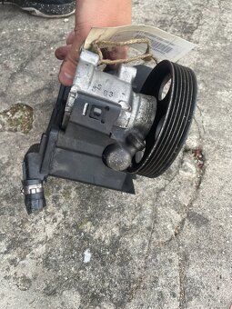 Predám: Servo čerpadlo Peugeot  / Citroën 2.0 HDi - 8