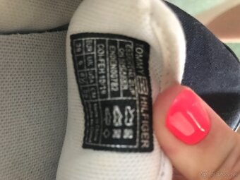 TOMMY HILFIGER originál damske platené sneacery 39 - 8