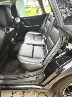 Subaru Legacy 2.0 i - 8