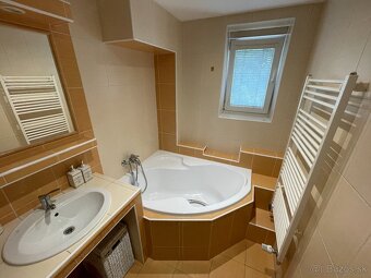 Dlhodobý prenájom 2-IZBOVÉHO BYTU (57m²) na SIHOTI 1 - 8